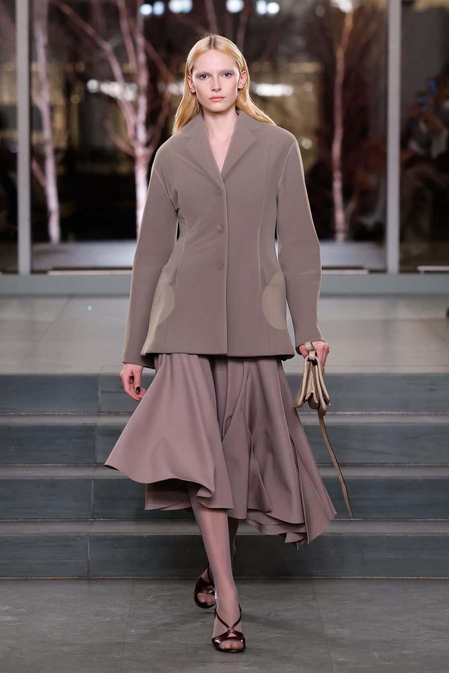 TB_FW25_SHOW_look_030_4x5